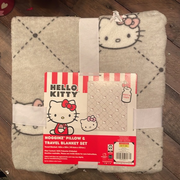 Hello Kitty Throw & Pillow Set (w/ storage) - Picture 2 of 2